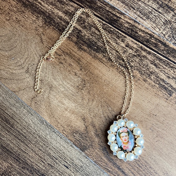 Jewelry - Frida Necklace NWT